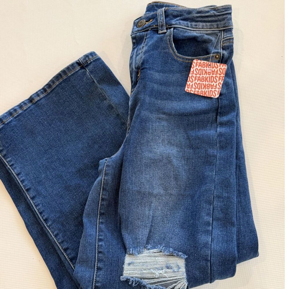 FabKids Girls Size 10 Jeans NWT Distressed Ripped Knee Blue Denim Pants